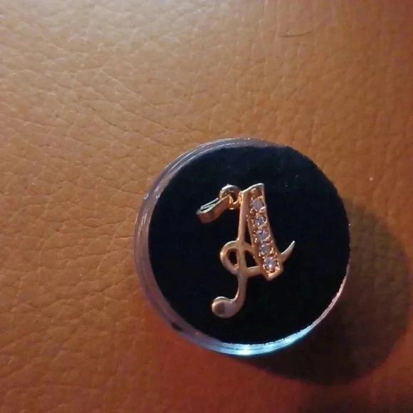 💙🌹Gold plated letter pendant "A" with faux diamonds - Picture 8 of 8